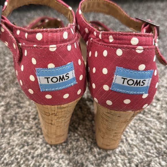 Polka Dot Wedge Sandals - Red and White Tom’s Women’s heel pin up style women - Picture 4 of 6
